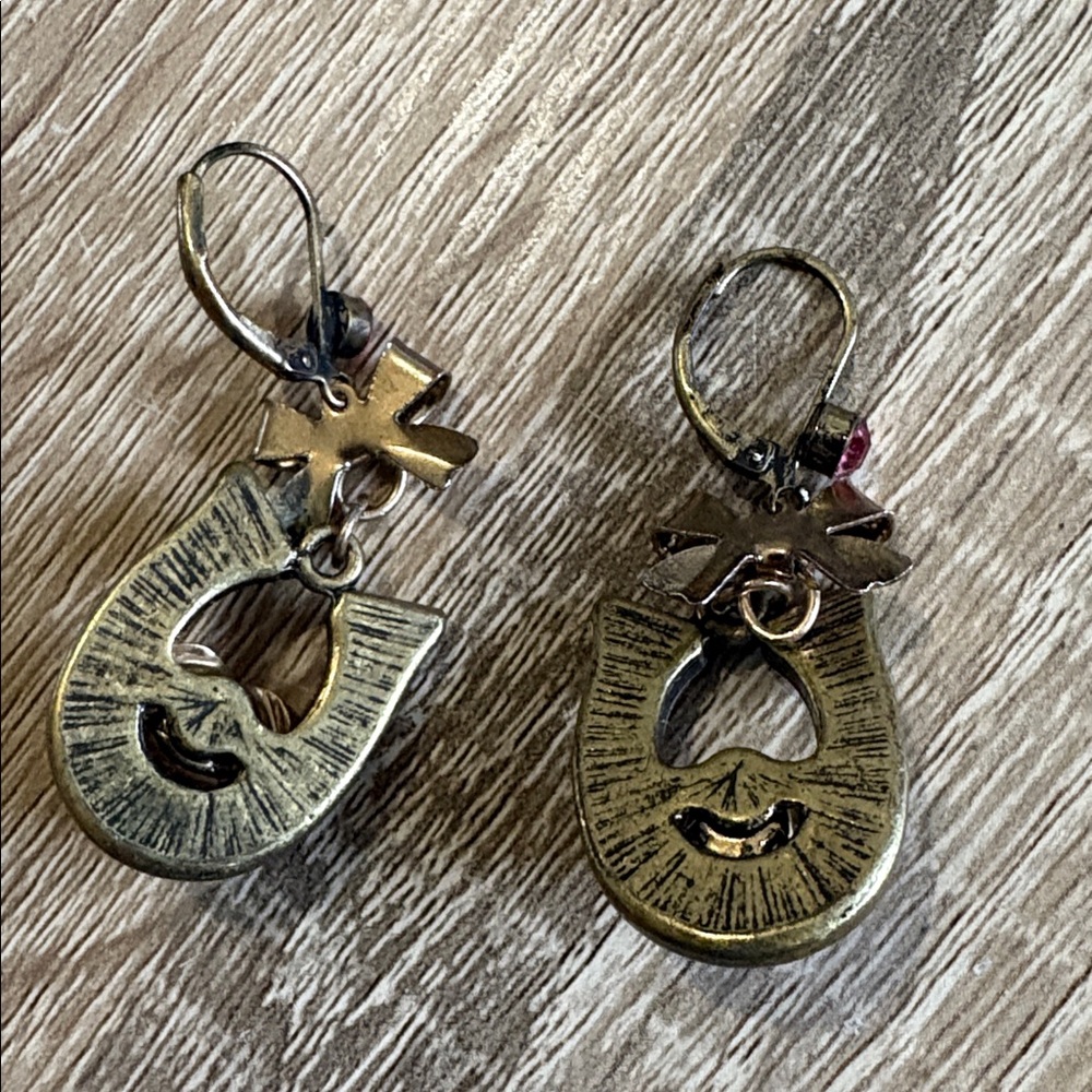 Betsey Johnson Gold and Pink Horseshoe Earrings (Vintage/Rare) - Picture 4 of 7